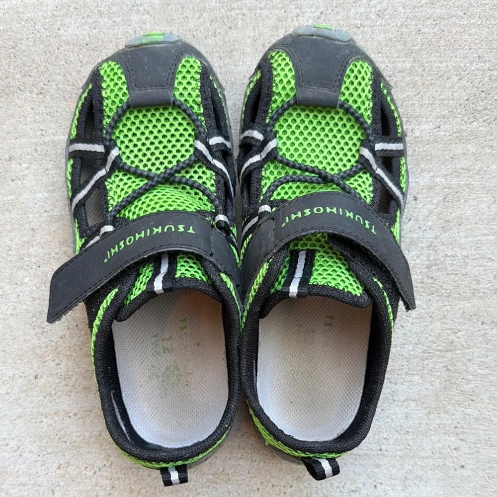 Kids Breathable Green and Black Hook-and-Loop Sandals